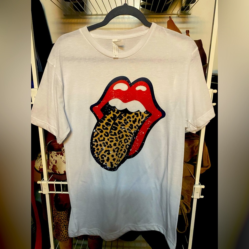 Novelty tee $5